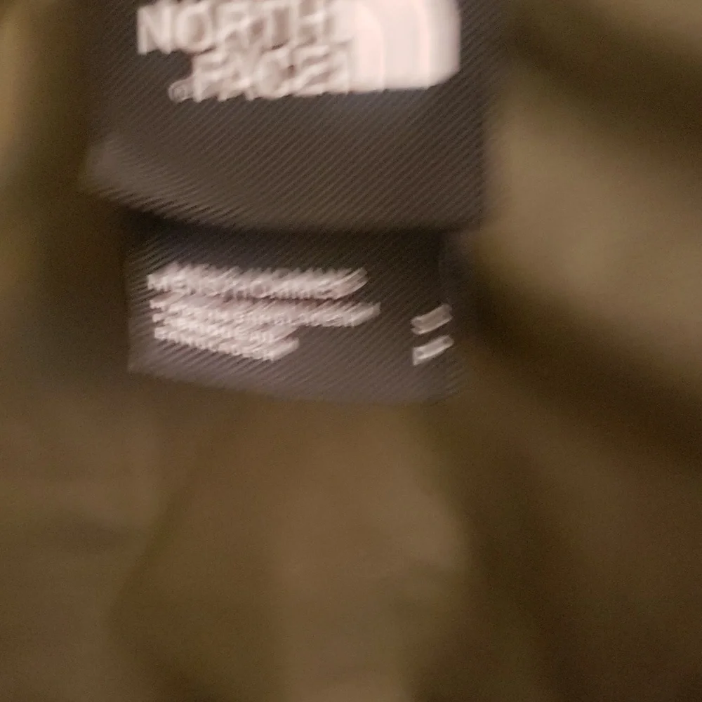 The North Face Puffer Jacket - Forest Green Adult Size Small - Picture 4 of 4